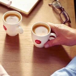 Douwe Egberts Aroma Rood Sticks Oploskoffie - 6 X 25 Zakjes 12 Douwe Egberts Aroma Rood Sticks Oploskoffie - 6 X 25 Zakjes -Café 1200x1200 258