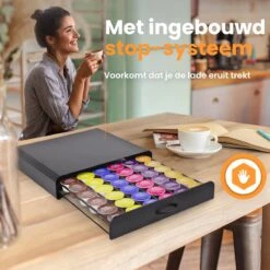 Capsulehouder Met Lade Dolce Gusto - Cups Houder Voor 36 Koffie Capsules - Capsulehouders - Incl. 4 Onderzetters - RVS - Zwart 13 Capsulehouder Met Lade Dolce Gusto - Cups Houder Voor 36 Koffie Capsules - Capsulehouders - Incl. 4 Onderzetters - RVS - Zwart -Café 1200x1200 363