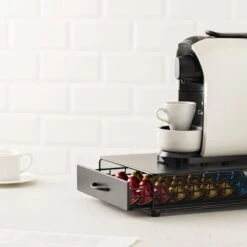 Navaris Capsulehouder Met Lade - IJzeren Houder Voor Koffiecups - Geschikt Voor Nespresso Vertuo Cups - Opberglade Voor 40 Koffiecapsules -Café 1200x1200 626